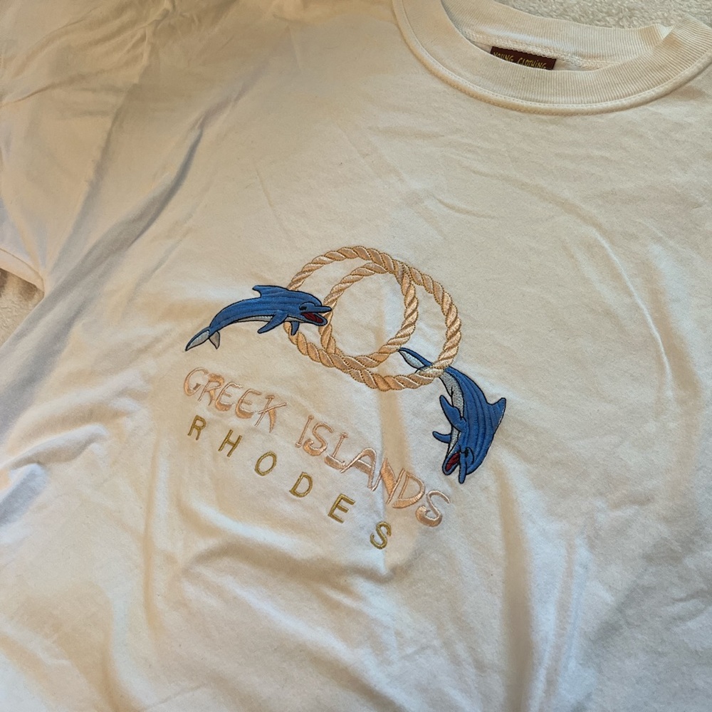 🤍 vintage dolphin t 🤍